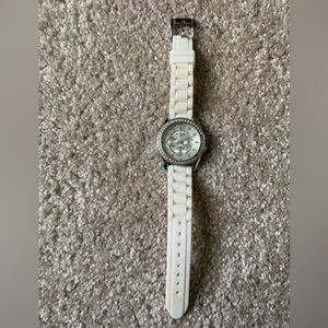 White FOSSIL watch